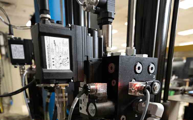 능동 제어 및 중단 (AC&A)