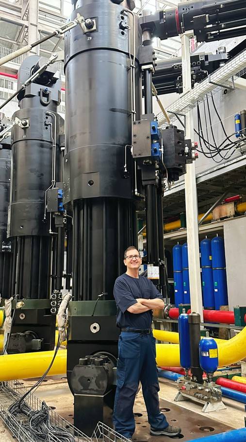 MTS Seismic Test Actuator