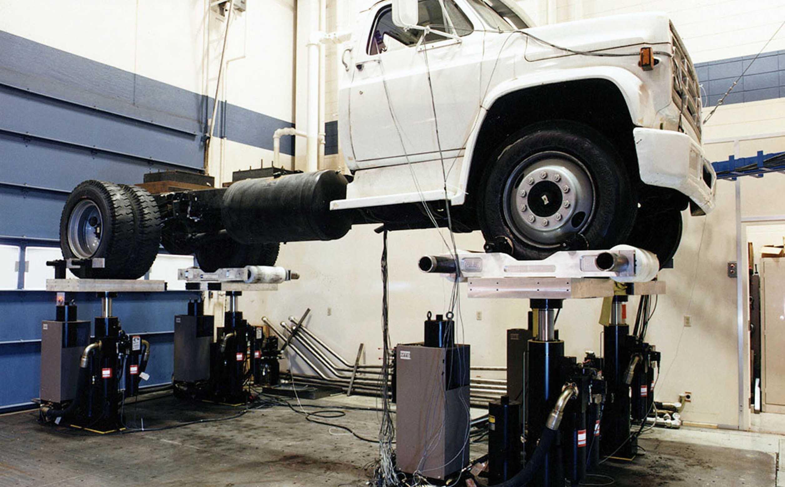 MTS Model 320 Tirecoupled Road Simulator