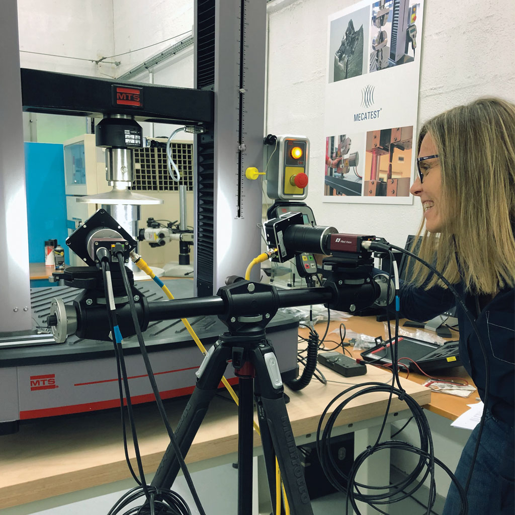 tensión sin contacto