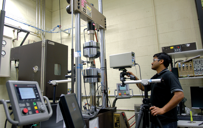 MTS – NIAR Strukturlabor